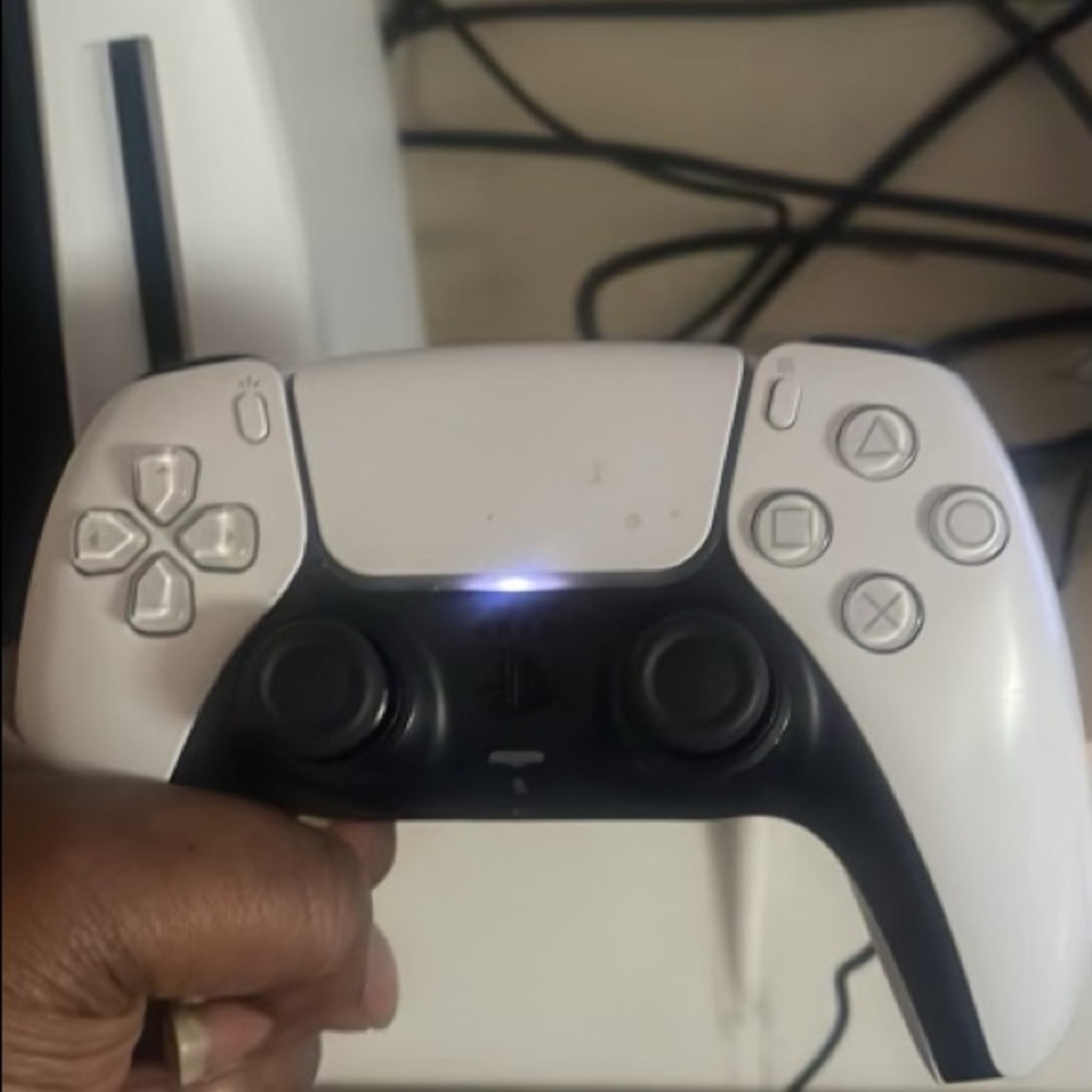 Ps5 - Picture 2 of 2